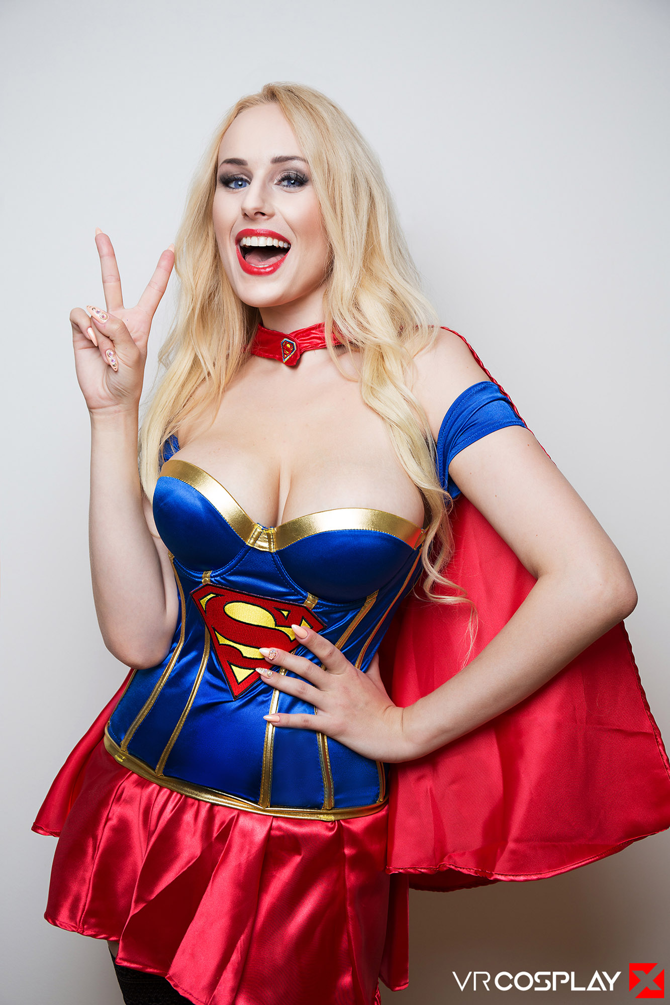 Click here to experience the whole supergirl scene @ VR Cosplay X.