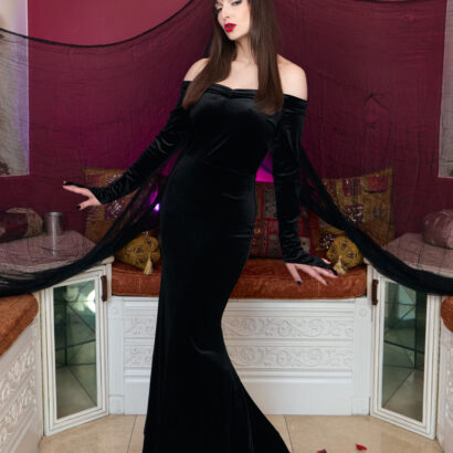 Lexi Luna in Morticia Addams A XXX Parody at VR Cosplay X