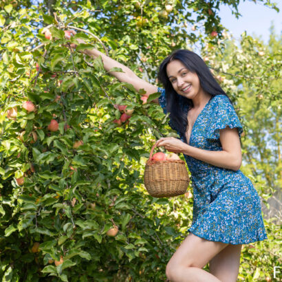 Bernie in Apple Picking at Femjoy