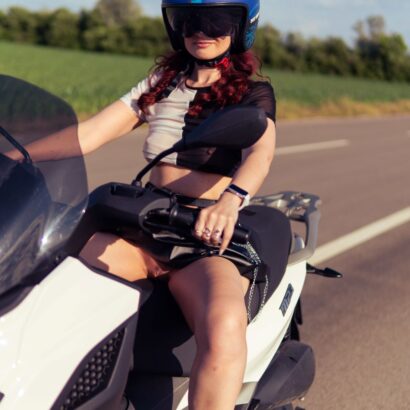Jeny Smith in My City Bike