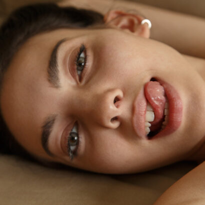 Araya Acosta in Sexx Daws at Zishy