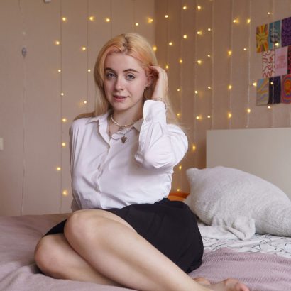 Vicky Roonen in Gamer Girls 1 at Zishy
