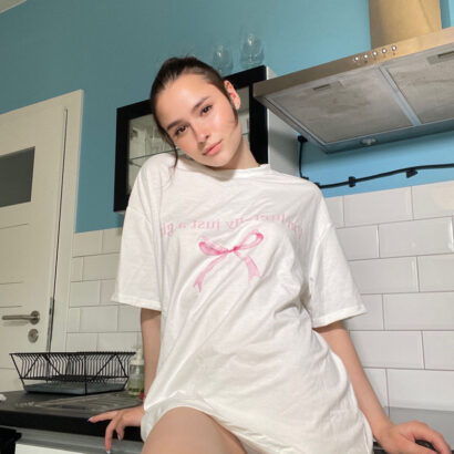 Julia Kiss Shirt And Thong Onlyfans