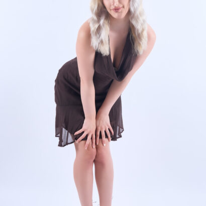 Sunflower Doll in Here Cums The Sunflower at BaDoinkVR