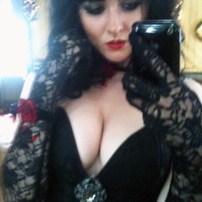 Aeryn Walker Busty Cosplay Goddess