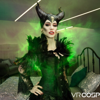 Anna De Ville Maleficent VR Cosplay X