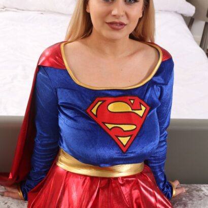 Emma Rachael Supergirl Cosplay