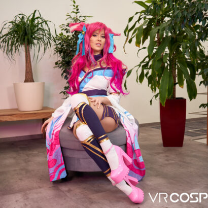 Eyla Moore League Of Legends Ahri Spirit Blossom VR Cosplay X