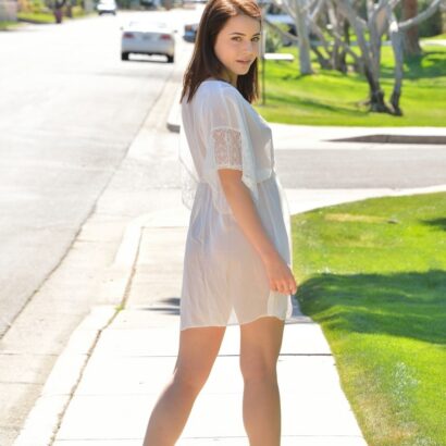 Kylie Petite Teen Flasher FTV Girls