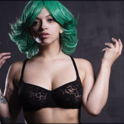 Lua Sassy Class Busty Model