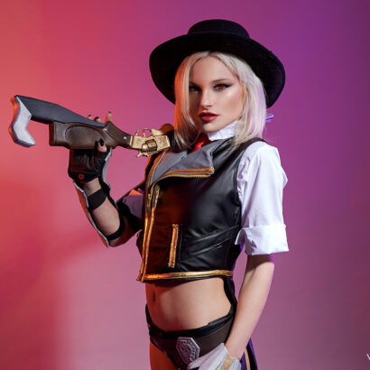 Zazie Skymm Overwatch Ashe VR Cosplay X