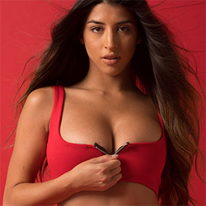 Alexa Campbell Red Hot Body In Mind