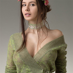Alisa I In Bloom Femjoy