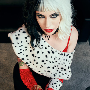 Anna De Ville Cruella De Vil VR Cosplay X