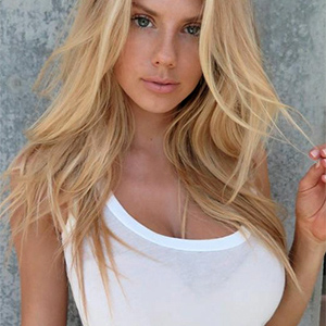 Charlotte McKinney Has Sexy Pics