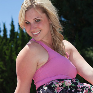 Chelsea Waltzer Bubbly Beauty Zishy