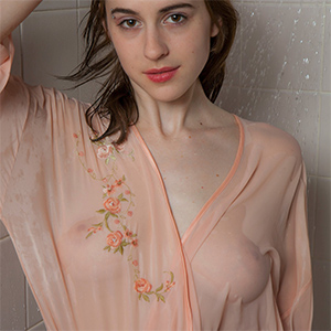 Eva Green Steamy Shower for Cosmid