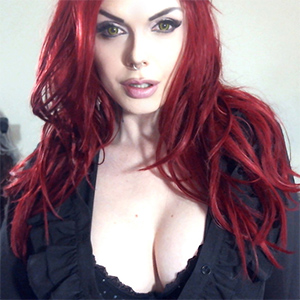 Izabella83 Webcam Model