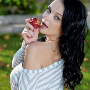 Jenya Picnic Girl