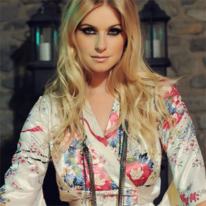Jess Davies Japanese Style Lady