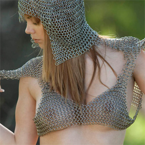 Leia Chained Bare Maiden