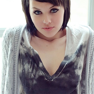 Mellisa Clarke Cute and Sexy