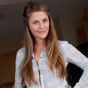 Noelle Cute Teen