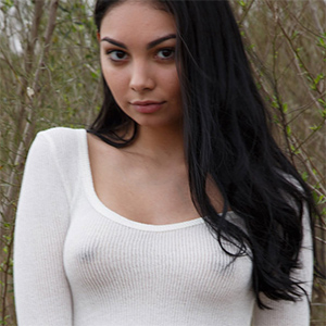 Pia Marzo Is A Natural Stunner for Zishy