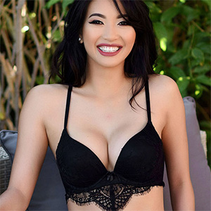 Reina Sexy Black Lingerie