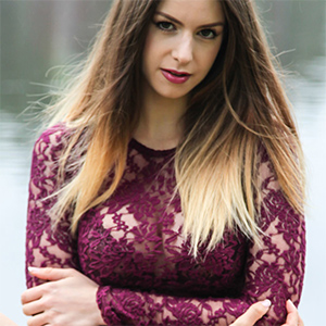 Erotic Beauty Stella Cox Presenting Stella Cox