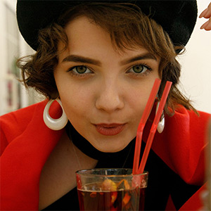 Victoria Minina Cafe Society 1 Zishy