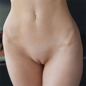 Yana West Perfectly Shaved Playmate