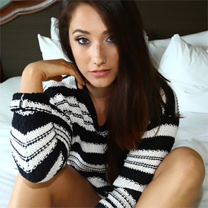 Eva Lovia Sweater In Bed