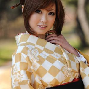 Rio Hamasaki Sexy Kimono