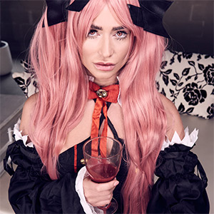 Sarah Sultry Krul Tepes VR Cosplay X